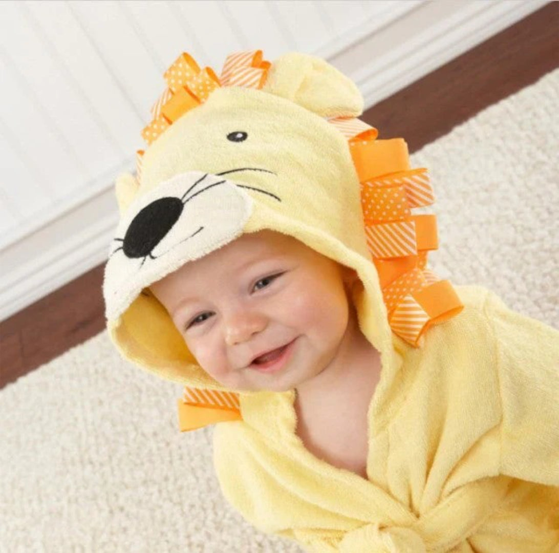 Soft and absorbent animal-themed baby bathrobe
