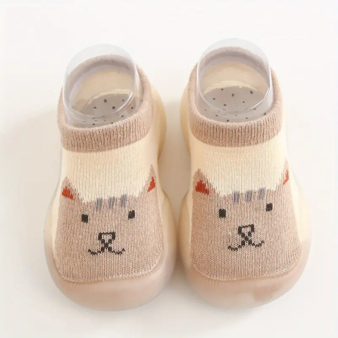 Soft and flexible non-slip sole for first steps shoes