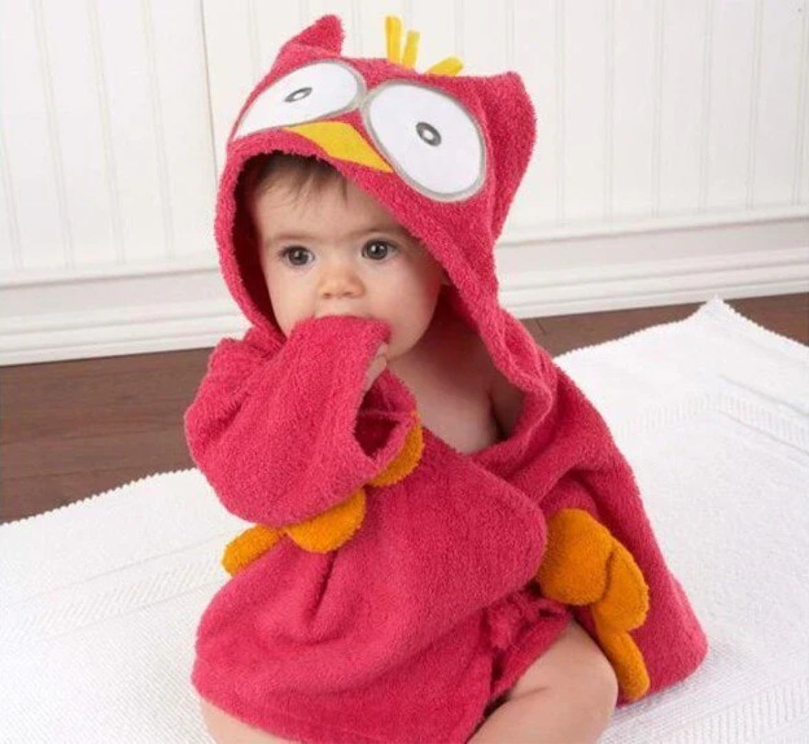 Soft and absorbent animal-themed baby bathrobe