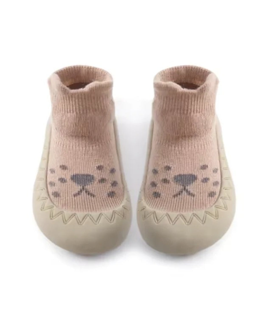 Rutschfeste Baby-Schuhe für die ersten Schritte
