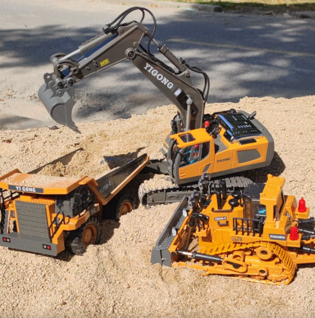 Hydraulically remote-controlled toy car
