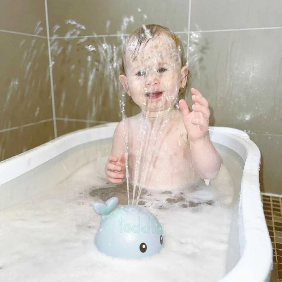 Whale Water Sprayer Bath Toy