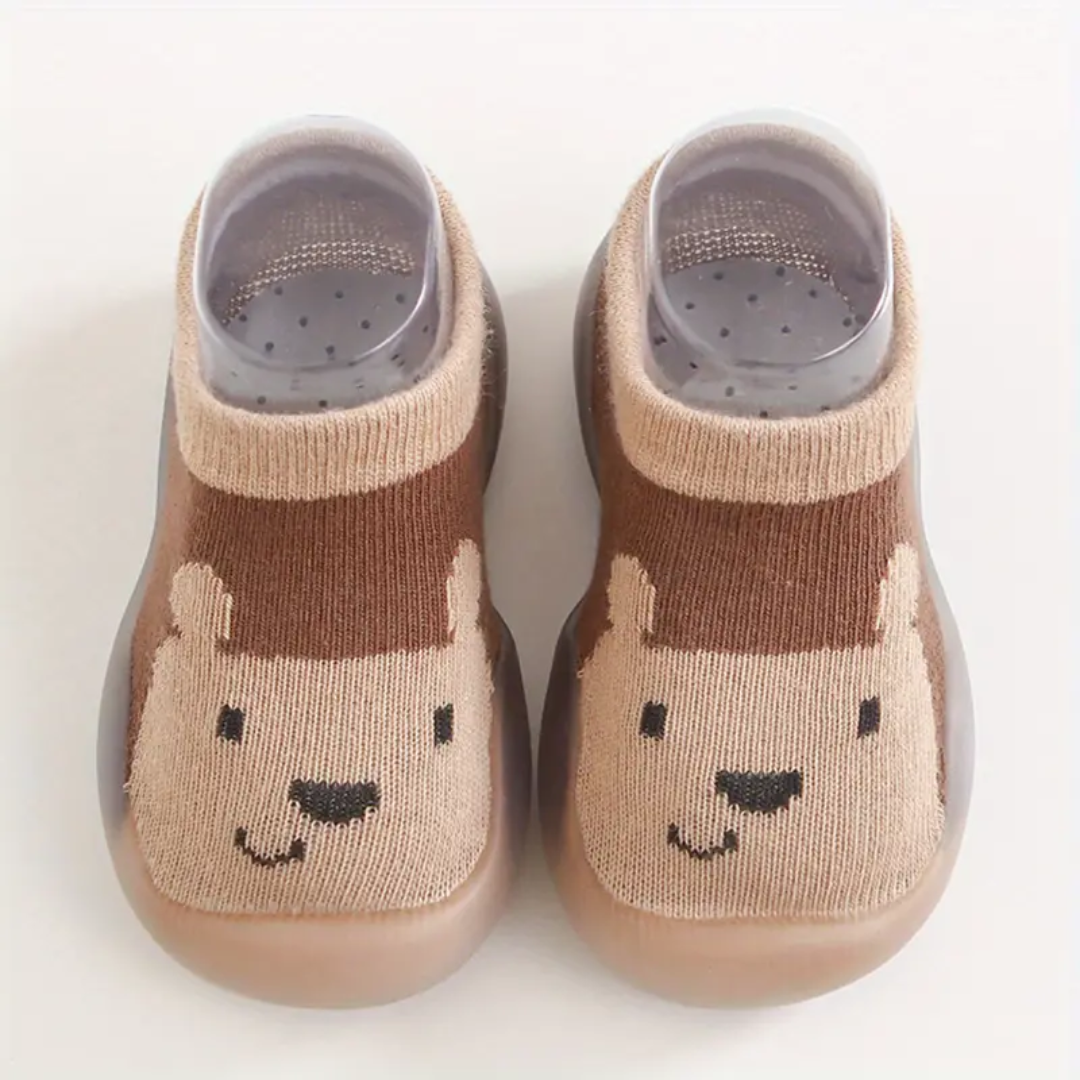 Soft and flexible non-slip sole for first steps shoes