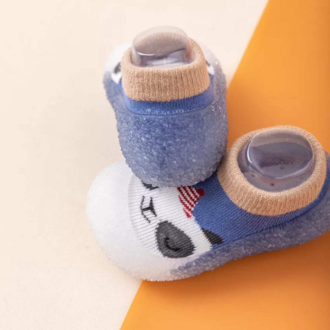 Soft and flexible non-slip sole for first steps shoes